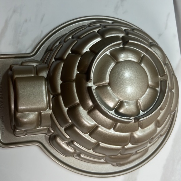 Nordic Ware Igloo Cake Pan - Picture 3 of 8